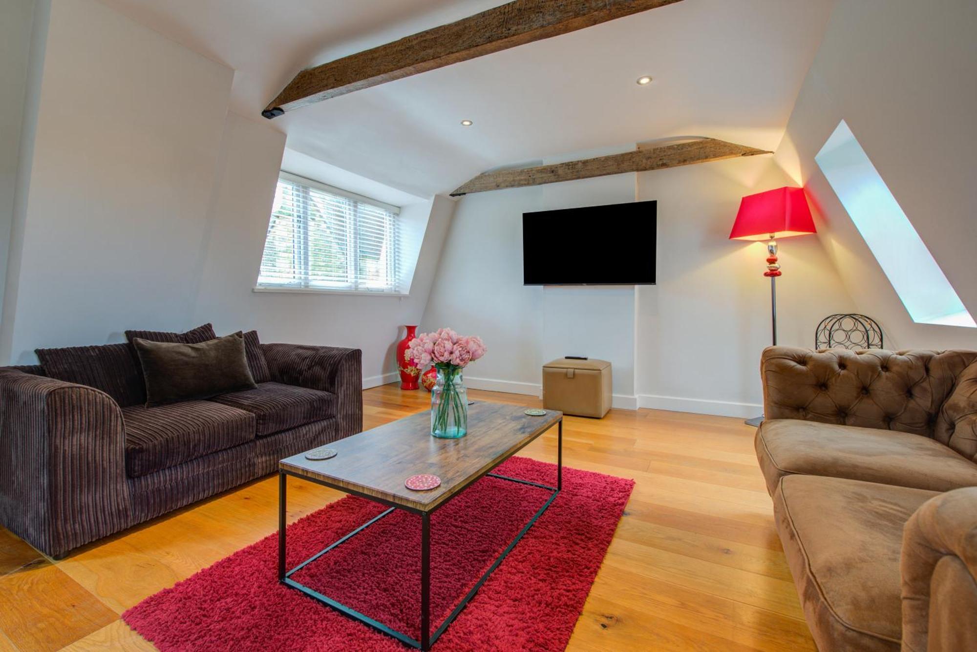 Spacious 2-Bed Home - Exposed Beams & Fast Internet Included ستامفورد المظهر الخارجي الصورة