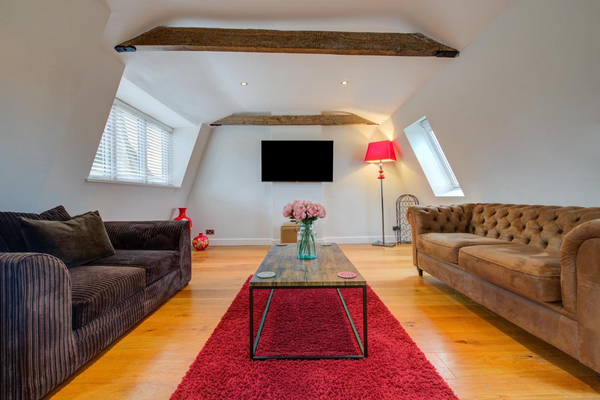 Spacious 2-Bed Home - Exposed Beams & Fast Internet Included ستامفورد المظهر الخارجي الصورة